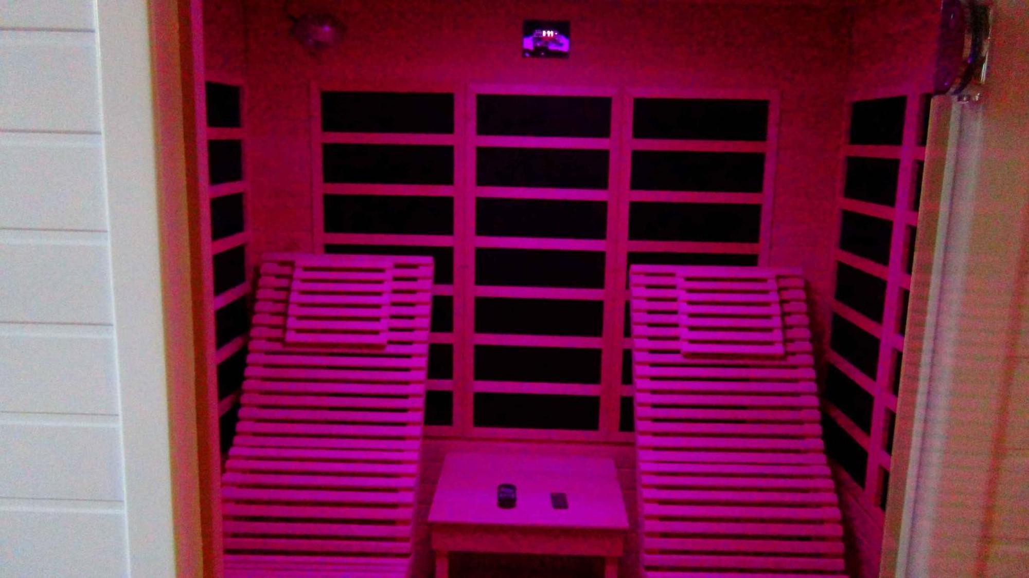 Le Clos Des Tilleuls D Day Home, Chambres D'Hotes, Suite Avec Sauna Privatif, Suite Avec Balneotherapie Privative, En Supplement Option Spa Bain A Remous La Vendelee Экстерьер фото