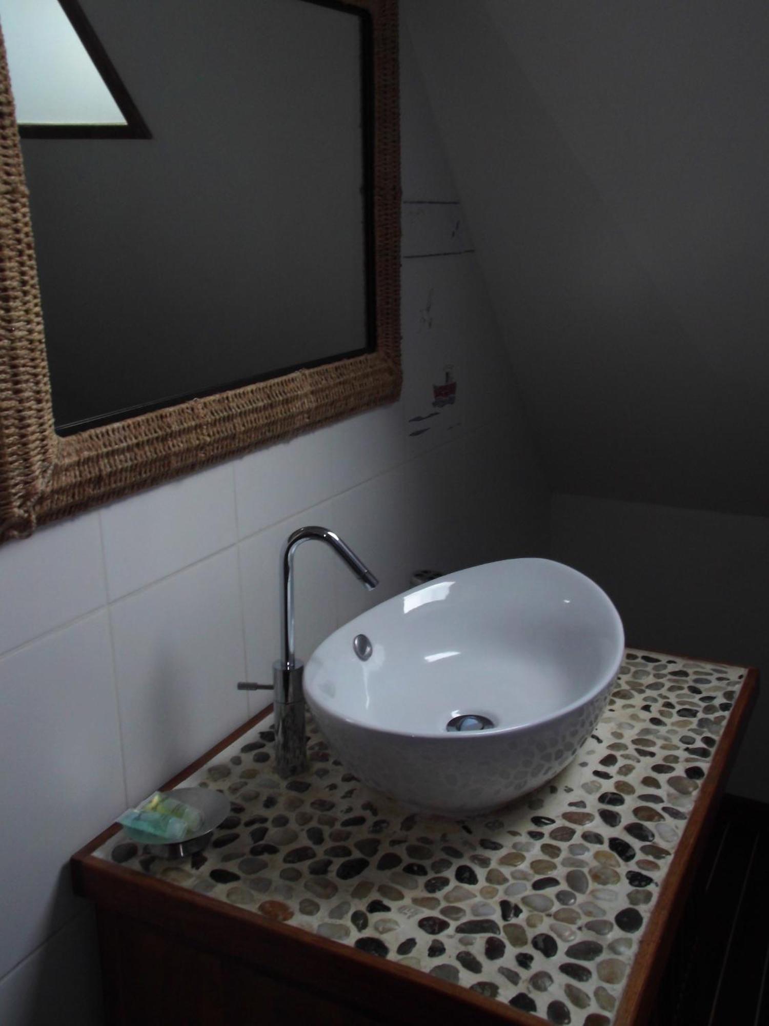 Le Clos Des Tilleuls D Day Home, Chambres D'Hotes, Suite Avec Sauna Privatif, Suite Avec Balneotherapie Privative, En Supplement Option Spa Bain A Remous La Vendelee Номер фото
