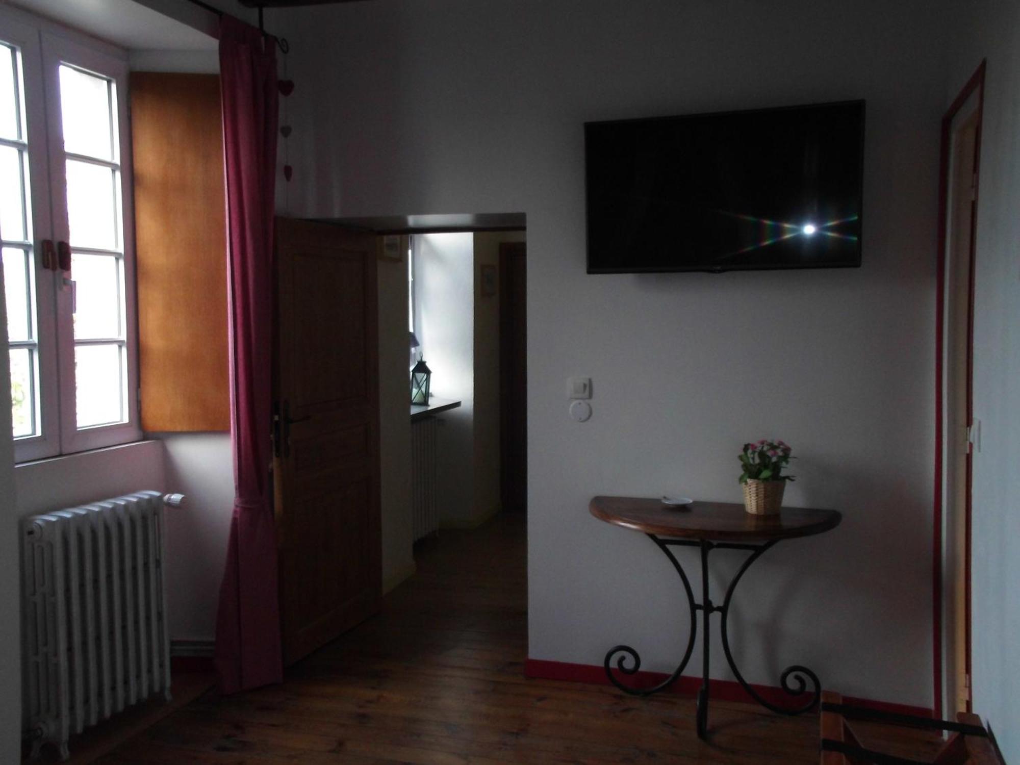 Le Clos Des Tilleuls D Day Home, Chambres D'Hotes, Suite Avec Sauna Privatif, Suite Avec Balneotherapie Privative, En Supplement Option Spa Bain A Remous La Vendelee Номер фото