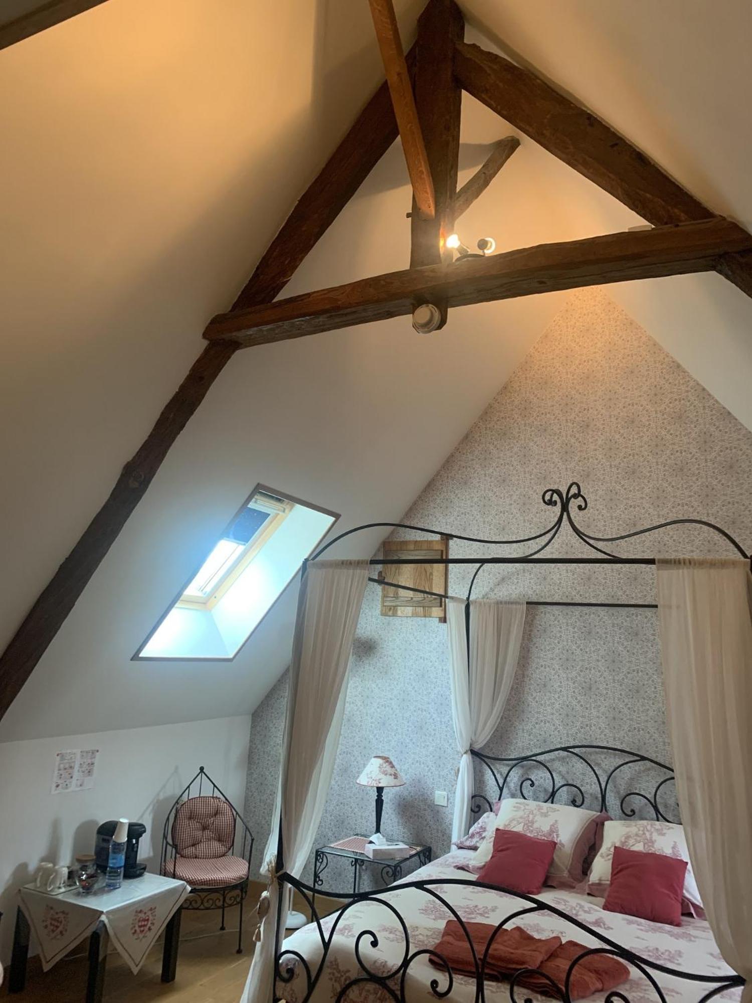 Le Clos Des Tilleuls D Day Home, Chambres D'Hotes, Suite Avec Sauna Privatif, Suite Avec Balneotherapie Privative, En Supplement Option Spa Bain A Remous La Vendelee Экстерьер фото